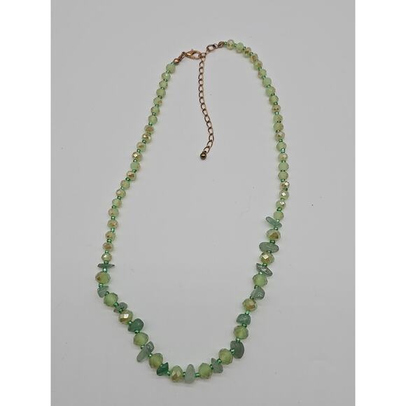 Jadeite Stone Chip & AB Aurora Borealis Acrylic Pistachio Green Beaded Necklace - Picture 8 of 15